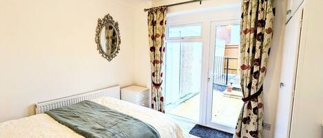 2 dormitorios, tabla de planchar con plancha, wifi y ropa de cama