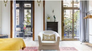 4 bedrooms, desk, iron/ironing board, free WiFi