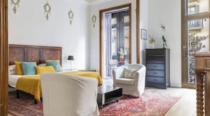 4 chambres, bureau, fer et planche à repasser, accès au Wi-Fi (inclus)