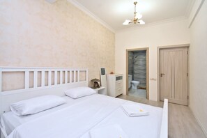 Deluxe Apartment, City View | Blackout drapes, iron/ironing board, free WiFi