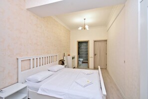 Deluxe Apartment, City View | Blackout drapes, iron/ironing board, free WiFi