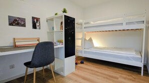 2 bedrooms, Internet, bed sheets