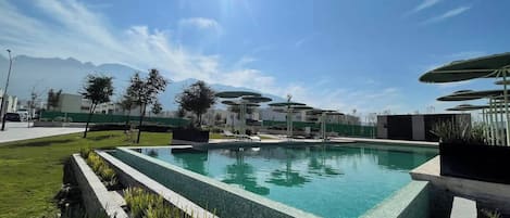 Piscine extérieure
