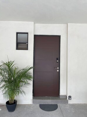 Maison, 3 chambres, accessible aux personnes à mobilité réduite, balcon | Détail de l’extérieur