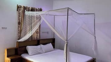 Comfort Bungalow, Garden View | Blackout drapes, free wired internet