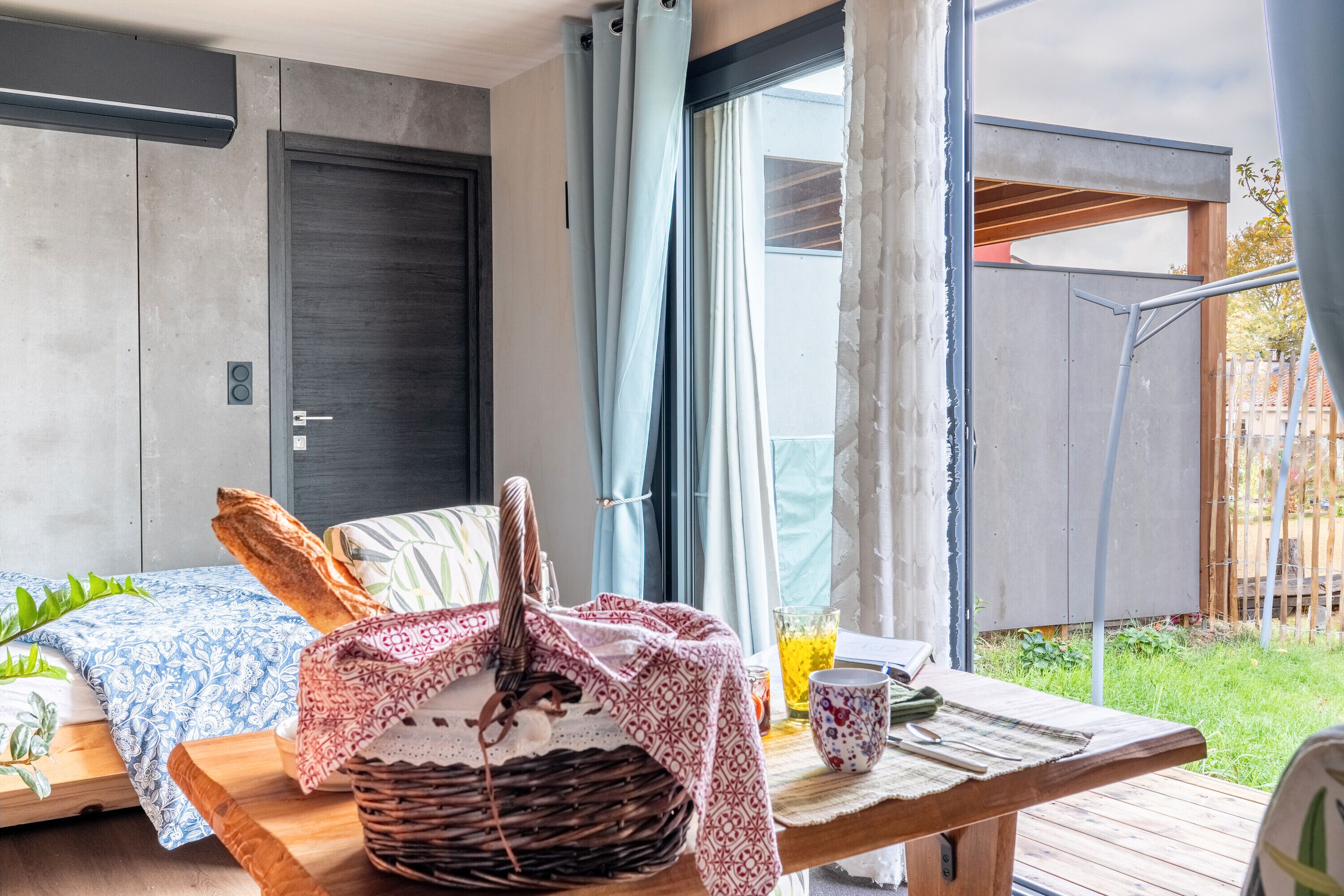 1 bedroom, iron/ironing board, bed sheets