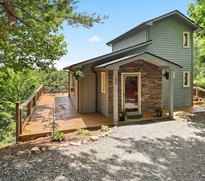 المنشأة من الخارج