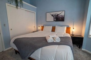 4 chambres, fer et planche à repasser, lit de bébé portatif, Wi-Fi