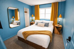 5 bedrooms, iron/ironing board, WiFi, bed sheets
