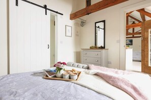 3 dormitoris, planxa i posts de planxar, wifi i roba de llit 