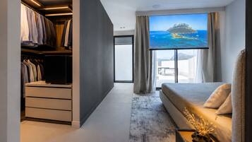3 Schlafzimmer, Zimmersafe, Schreibtisch, Bügeleisen/Bügelbrett