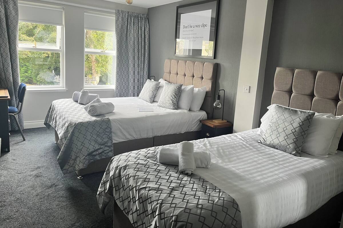 Standard Triple Room | Iron/ironing board, free WiFi