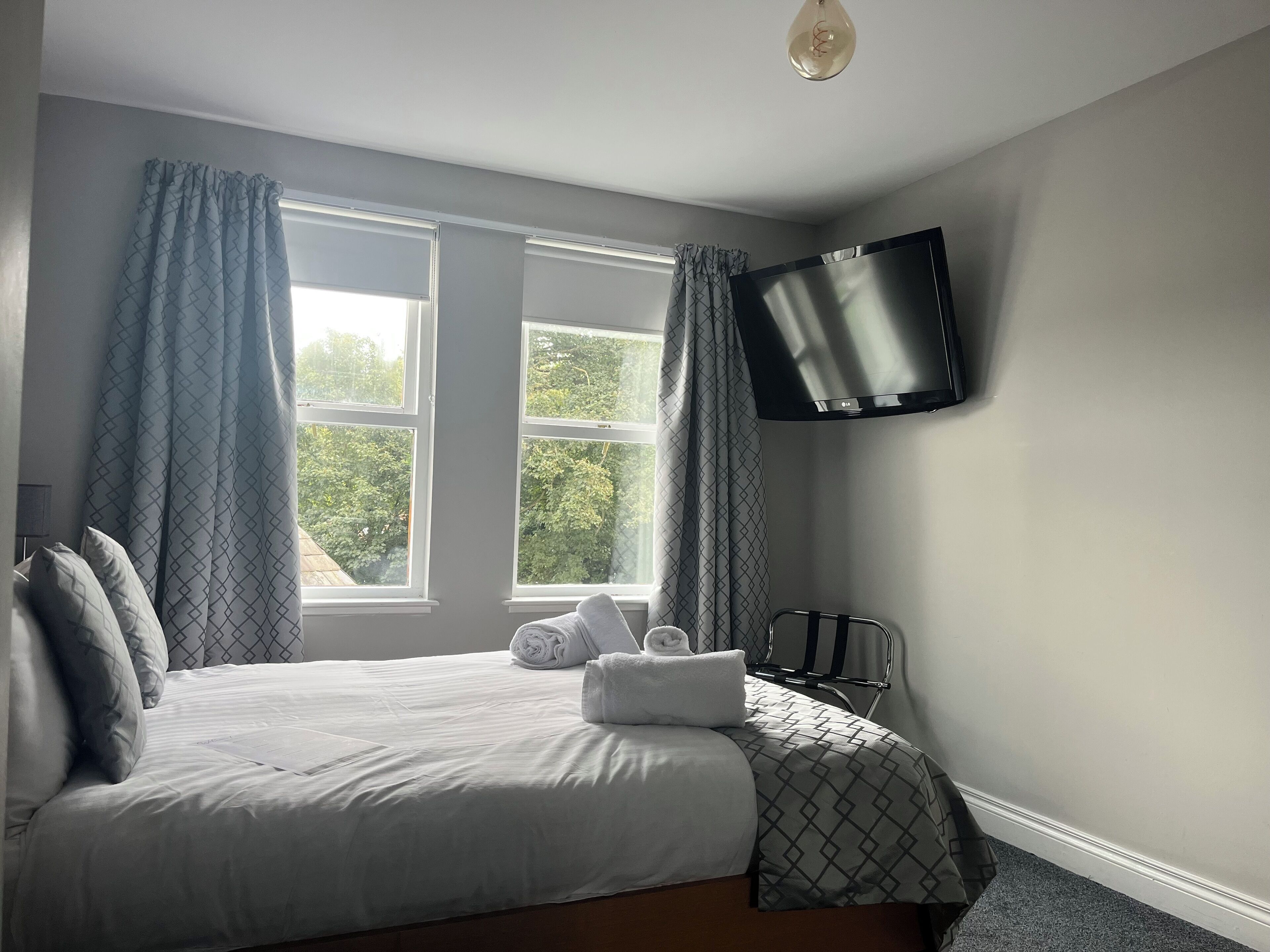 Quarto casal conforto | Ferros/tábuas de passar roupa, Wi-Fi de cortesia