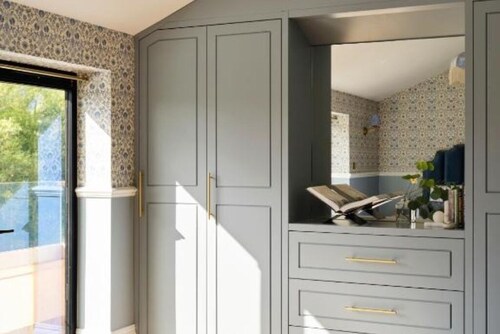 Thames Mansion: Peaceful Riverside Getaway Near Windsor & Heathrow