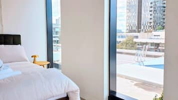 2 habitaciones, tabla de planchar con plancha, wifi y ropa de cama