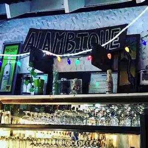 Bar (in der Unterkunft)