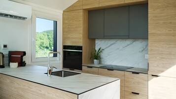Fridge, microwave, oven, stovetop