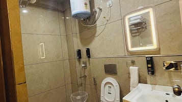 Luxury Double Room, Hill View | Bathroom