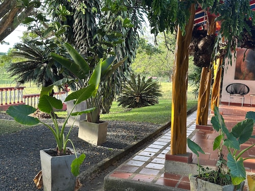 Hermosa casa en las montañas en Santa Elena