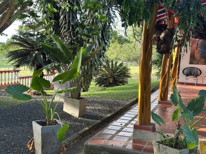 Hermosa casa en las montañas en Santa Elena