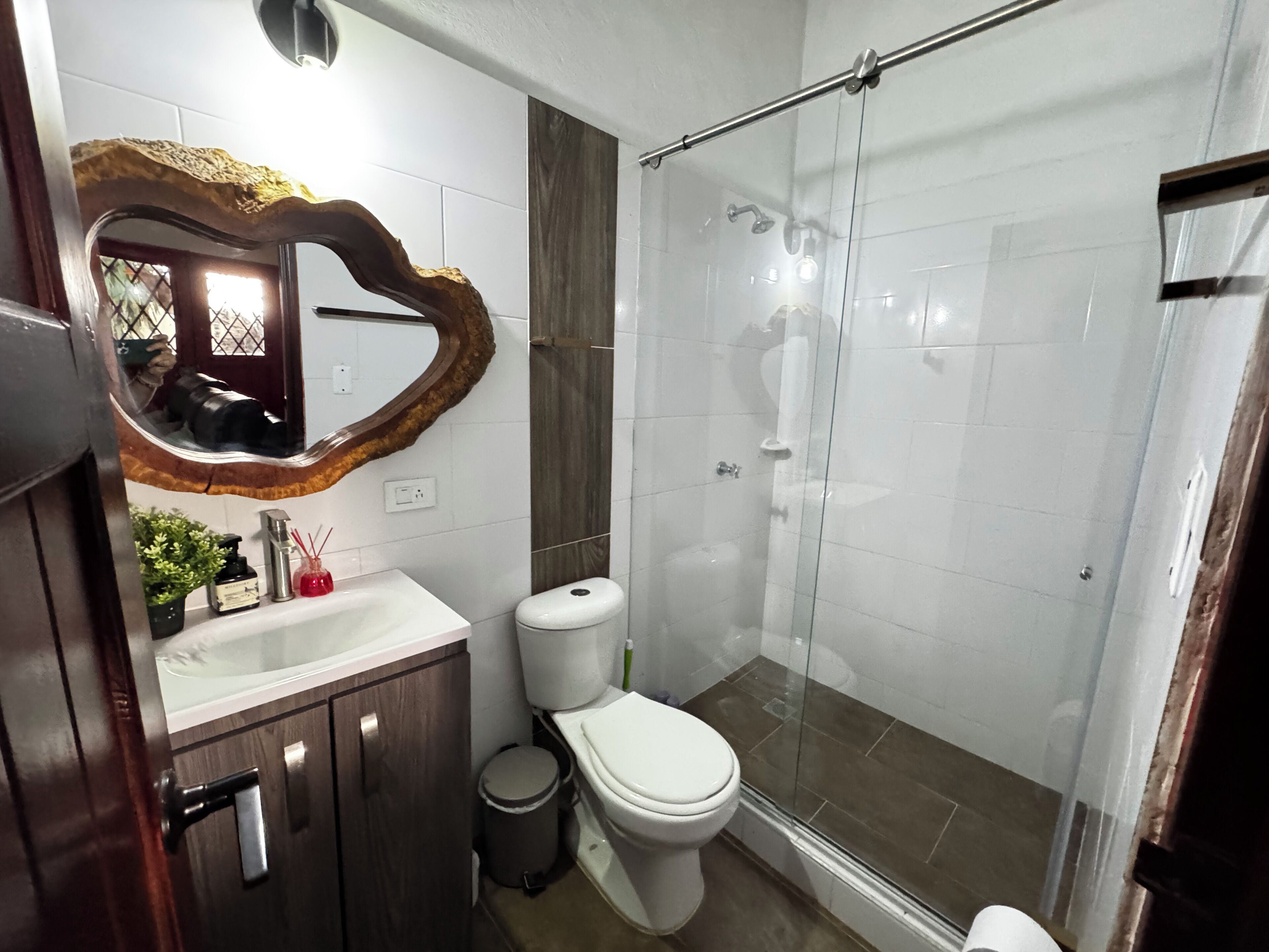 Toallas, jabón, papel higiénico