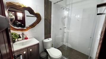 Toallas, jabón, papel higiénico