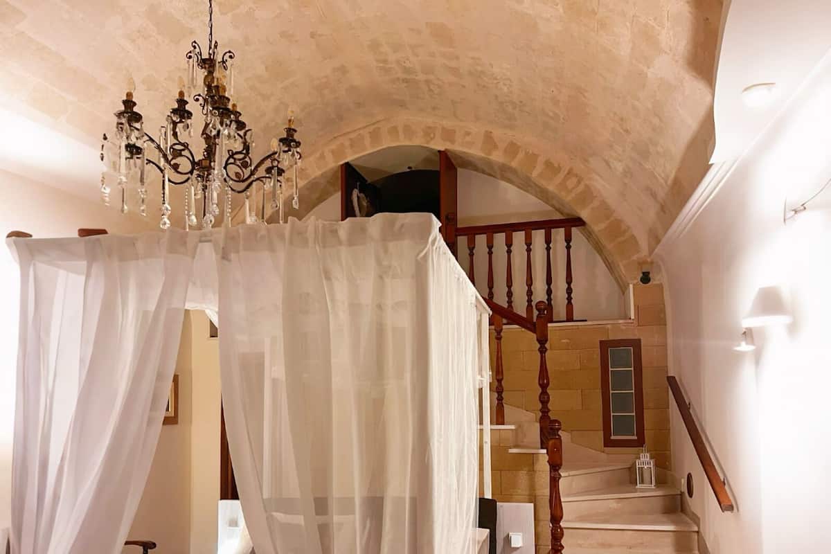 Deluxe Suite, City View