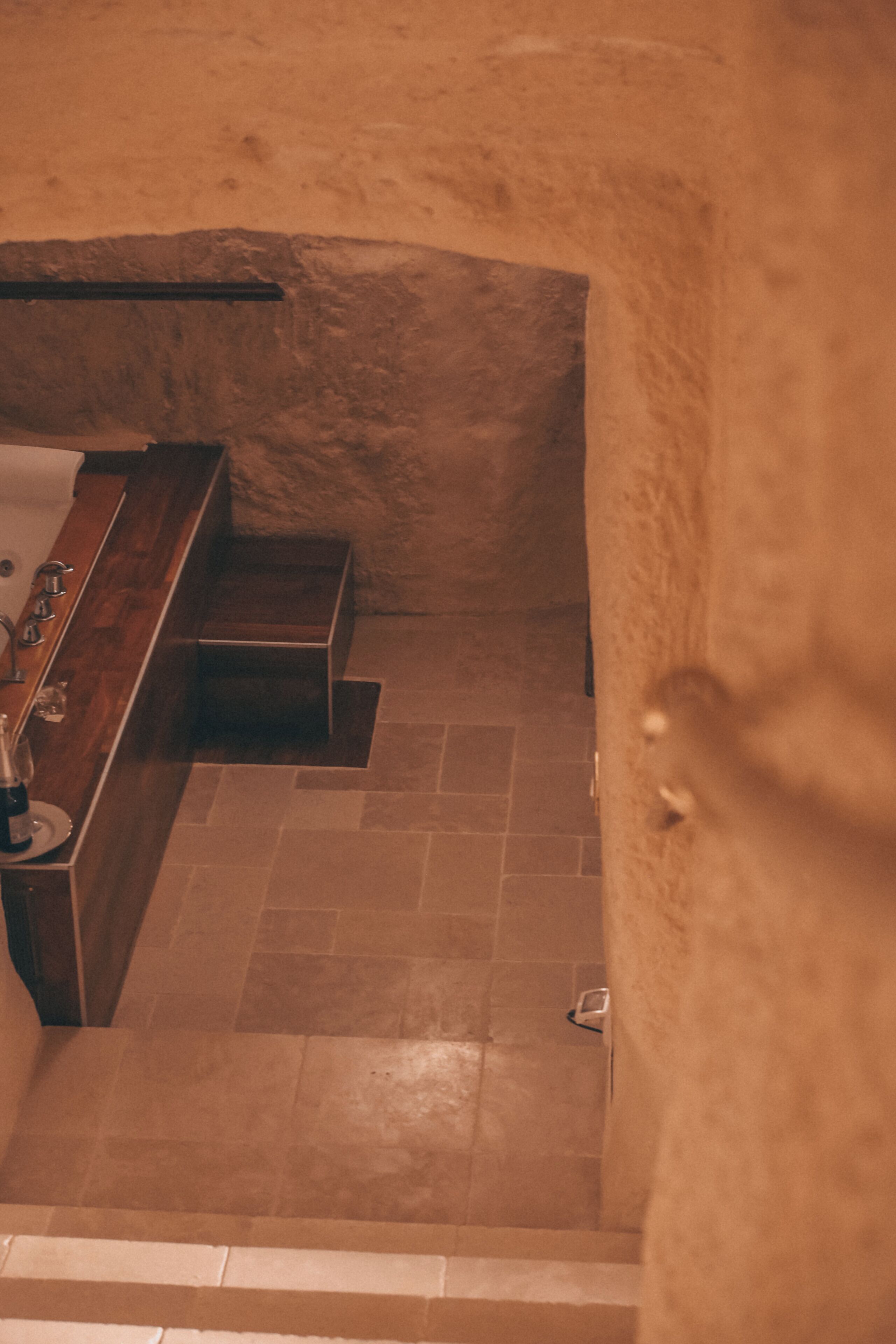 Superior Suite, Air conditioning, Courtyard View | Private spa tub