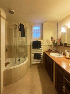 Suite Deluxe, vue ville | Salle de bain