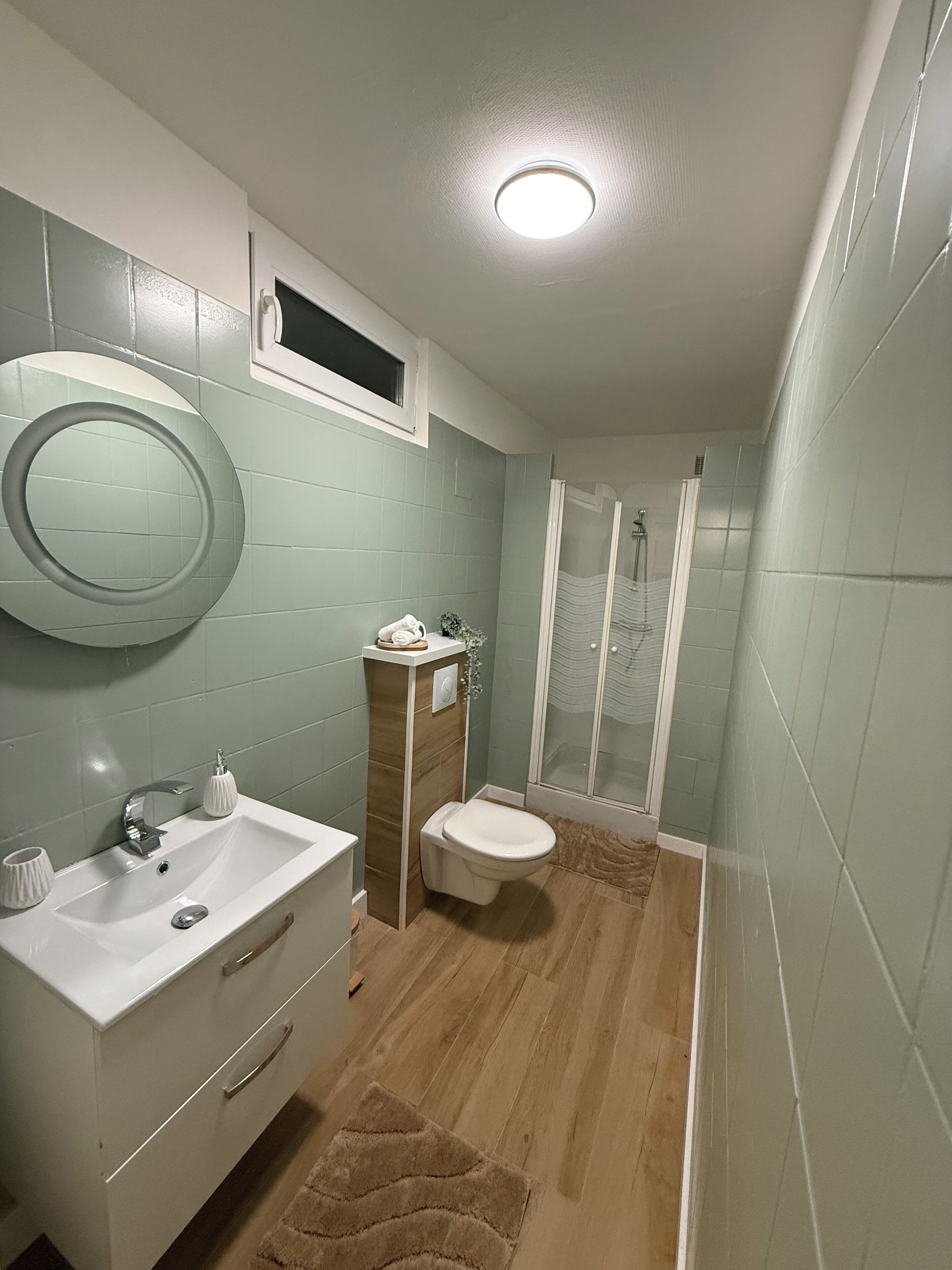 毛巾、肥皂、卫生纸