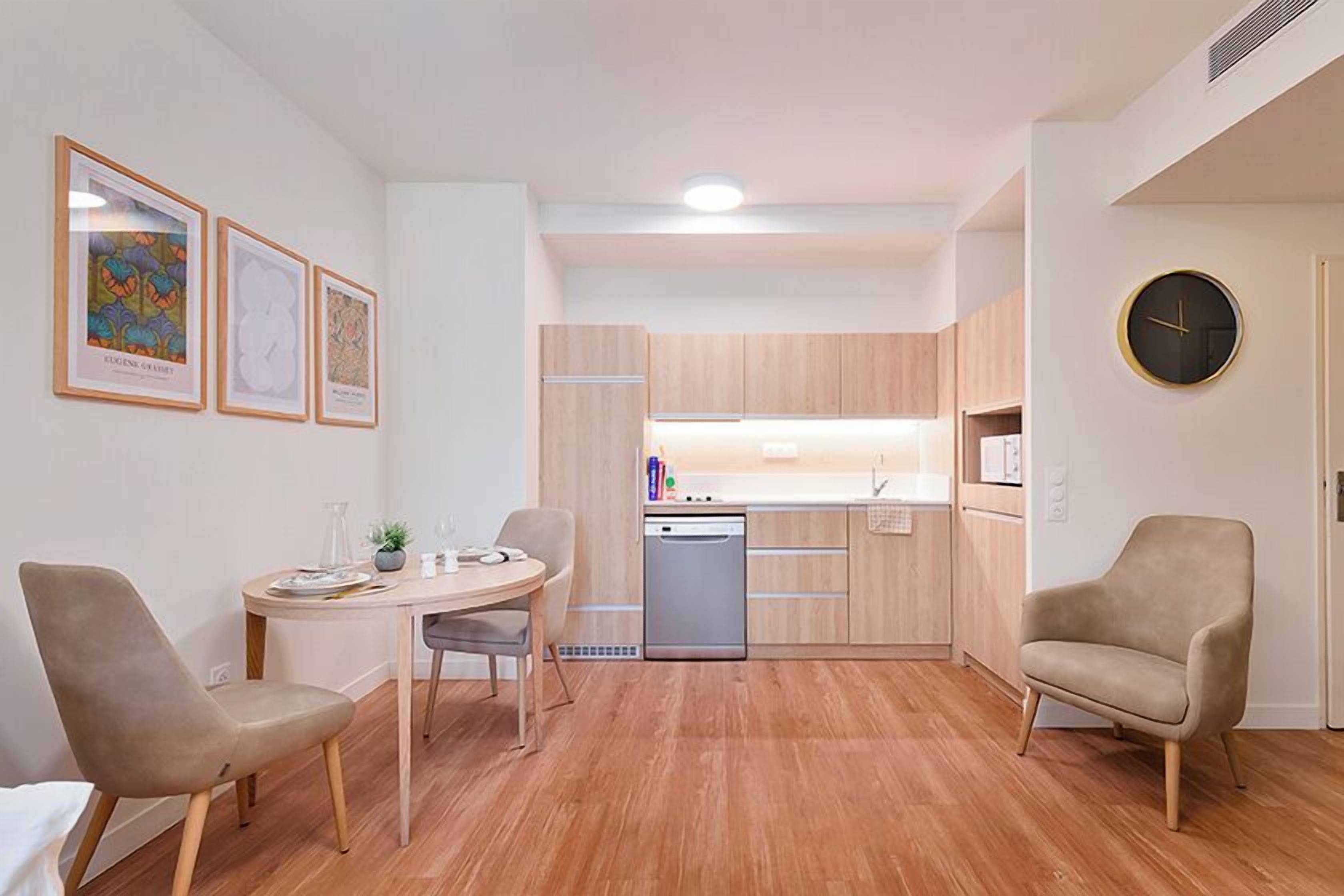 Apartment, 1 Bedroom | Private kitchen | Electric kettle