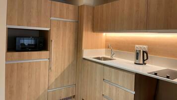 Apartment, 1 Bedroom | Private kitchen