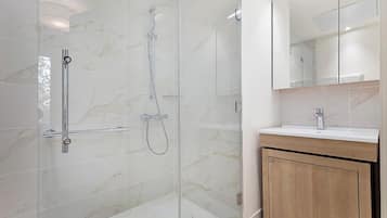 Apartment, 1 Bedroom | Bathroom