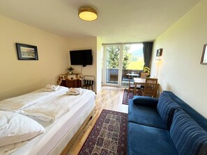 Een strijkplank/strijkijzer, gratis wifi, beddengoed