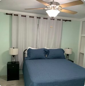 2 chambres, fer et planche à repasser, Wi-Fi, draps fournis