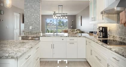 BEST OF BOTH WORLDS đïžđïž between Fort Myers Beach and Sanibel Island!