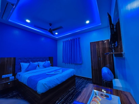 Deluxe Double Room, City View. Welcome Airoli