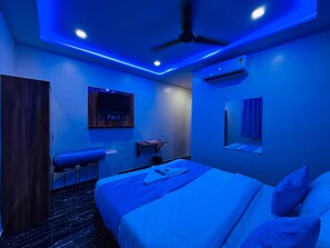 Deluxe Double Room, City View | Free WiFi - Welcome Airoli (Navi Mumbai)