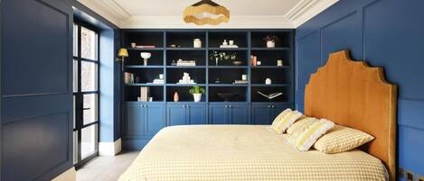 1 bedroom, internet, bed sheets