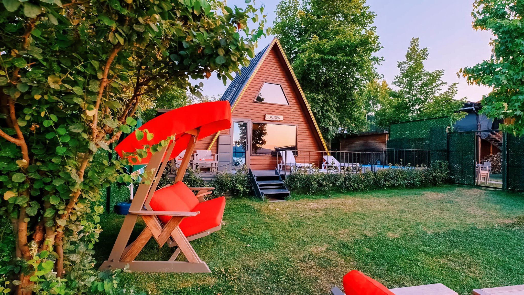 Laptop workspace, free WiFi