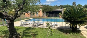 Chalet in the heart of nature. 800 m from the village of Chella.