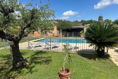 Chalet in the heart of nature. 800 m from the village of Chella.