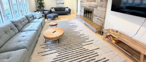 Télévision, cheminée