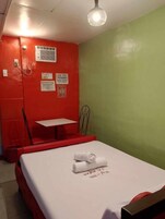 Standard Double Room | Desk