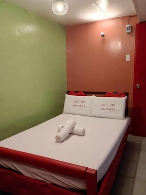 Standard Double Room | Meja