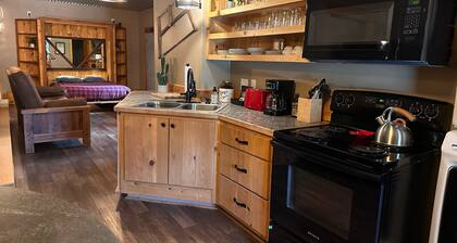 The Bunkhouse, cozy studio in adorable Ladysmith. Escape to the Northwoods!