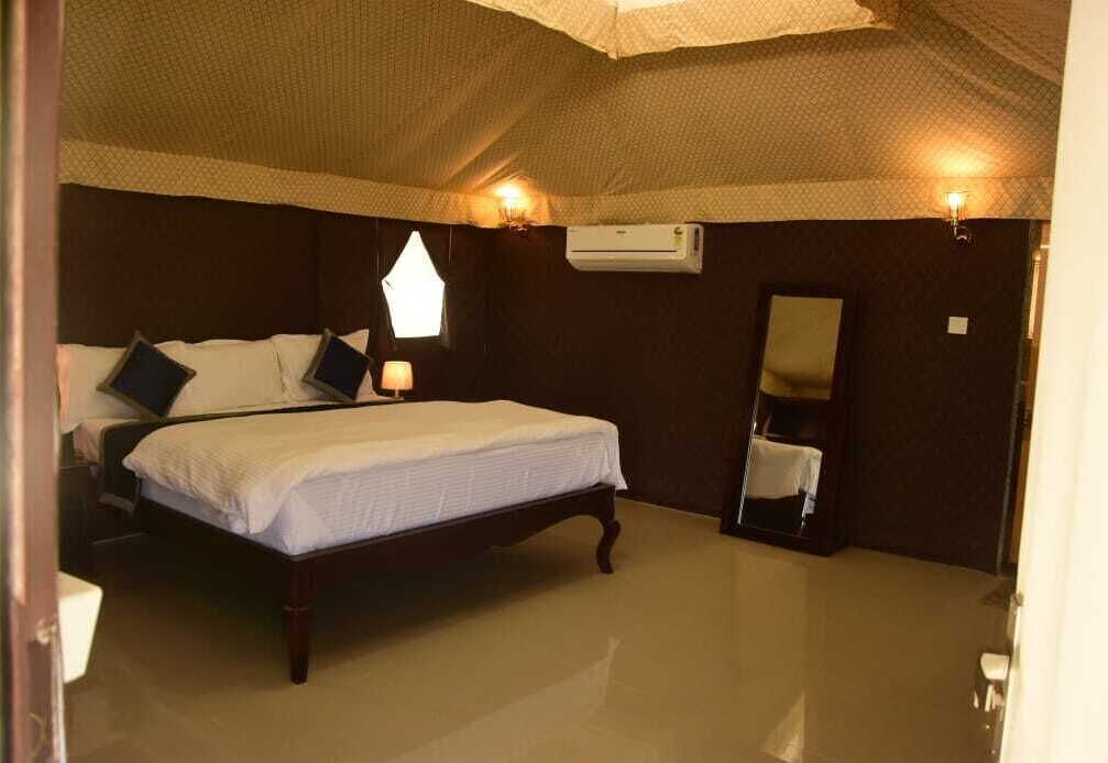 Luxury-Ferienhaus | Schreibtisch, laptopgeeigneter Arbeitsplatz