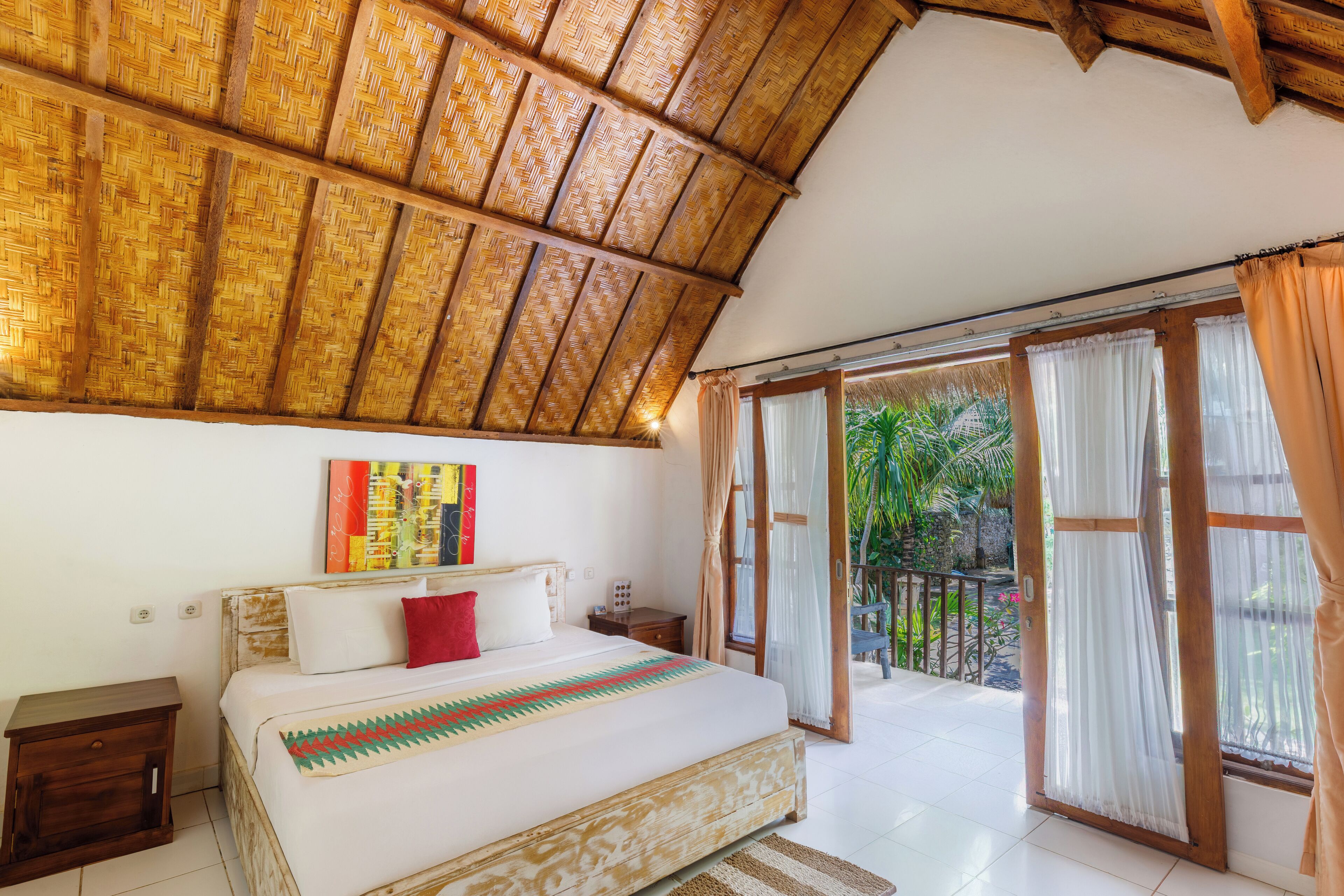 Standard-Bungalow, Balkon, Poolblick | Schallisolierte Zimmer, kostenloses WLAN, Bettwäsche