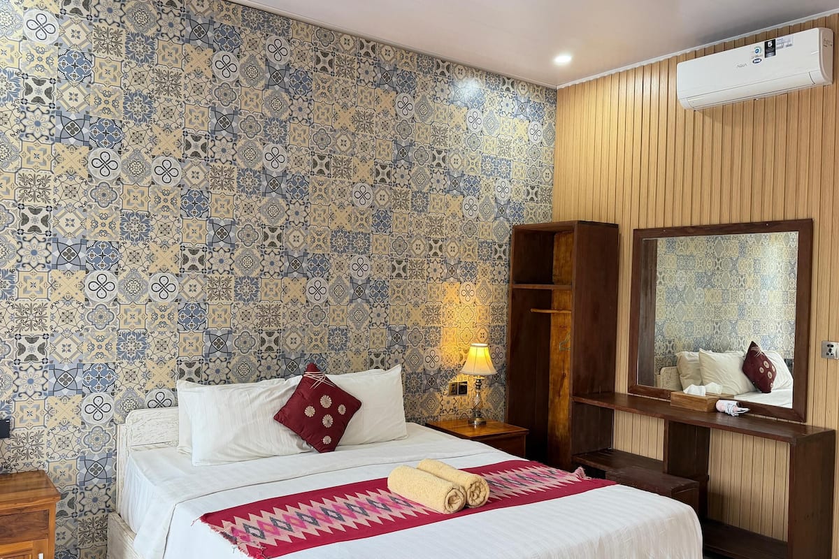Deluxe Double Room, Balcony, Courtyard View | Soundproofing, free WiFi