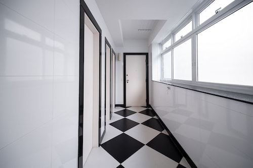 Copacabana – Av. Atlântica | 3 suítes de frente para a Praia de Copacabana - por Casapē Rio